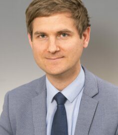 Jasper Nozza Agenturleiter Berlin/Rangsdorf Versicherungsfachmann CFDL Jasper Nozza Agenturleiter Berlin/Rangsdorf Versicherungsfachmann CFDL